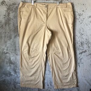 Avenue Beige Stretch Capri Pants Size 26 Plus Workwear